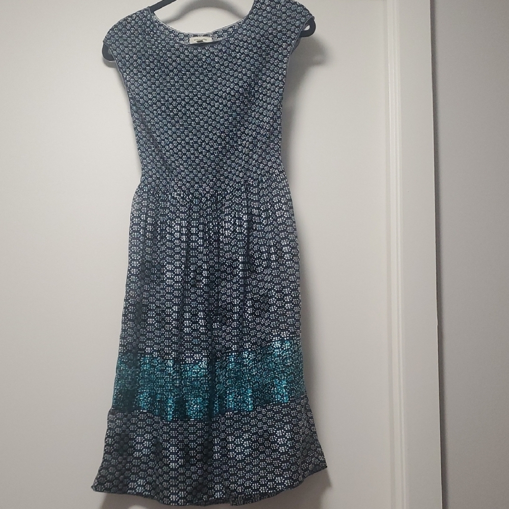 Elegant Blue Patterned Dress - Picture 3 of 4